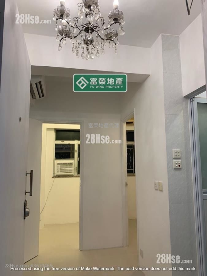 Man Hing House Sell 2 Bedrooms , 1 Bathroom 225 ft²