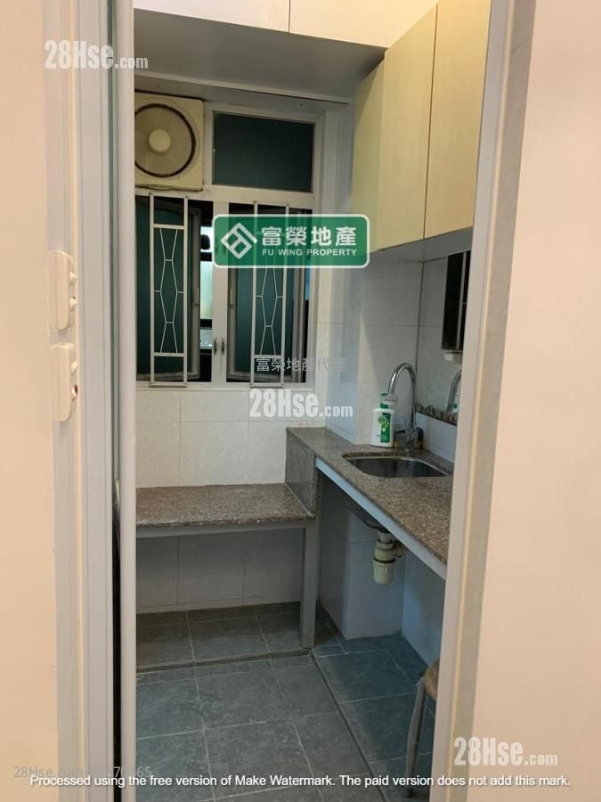 Man Hing House Sell 2 Bedrooms , 1 Bathroom 225 ft²