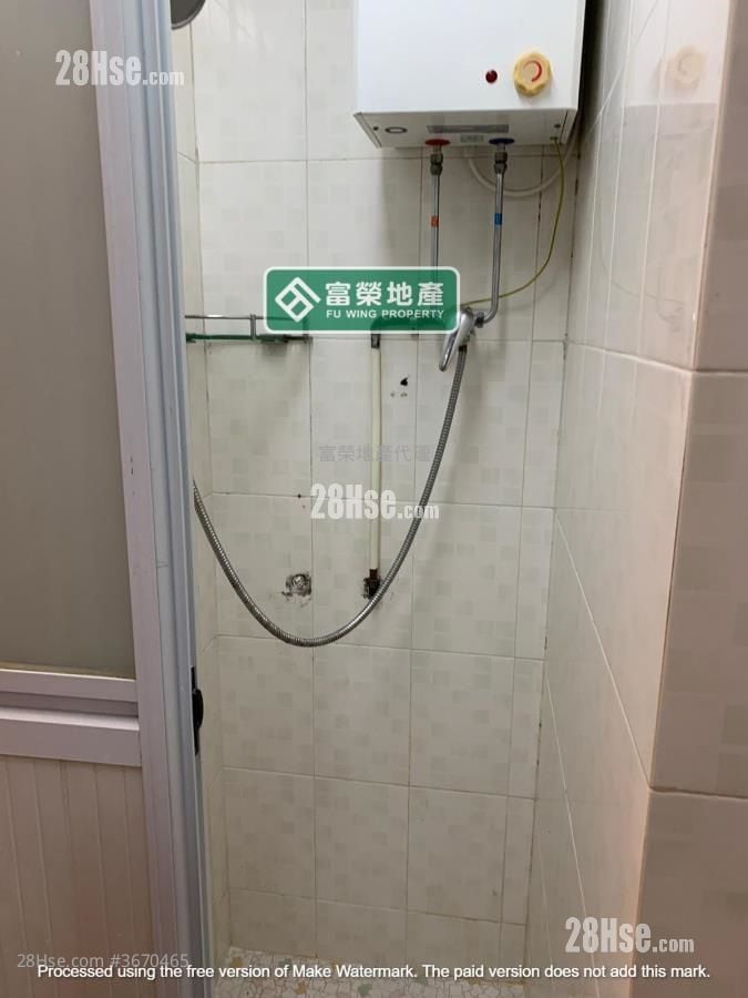 Man Hing House Sell 2 Bedrooms , 1 Bathroom 225 ft²