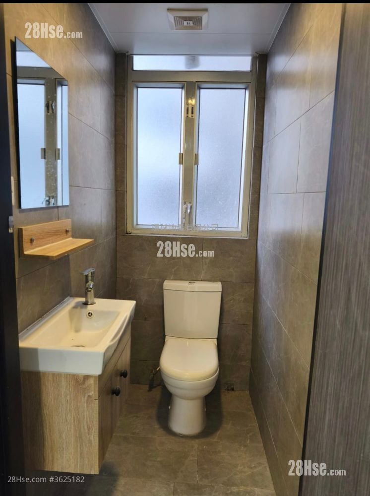 华达工业中心 租盘 1 厕所 245 平方尺