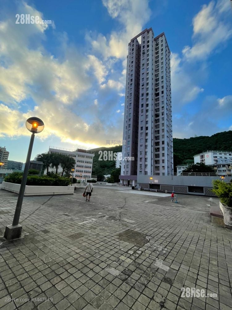 Yue Fai Court Sell 2 Bedrooms 384 ft²