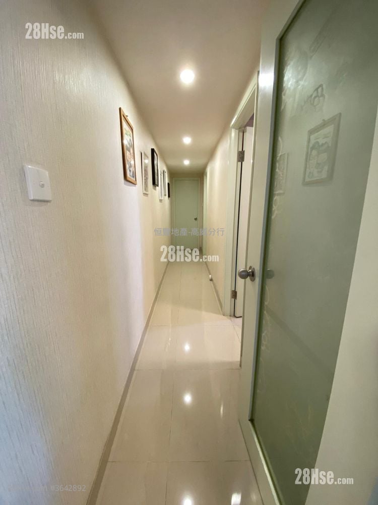 Neptune Terrace Sell 2 Bedrooms , 1 Bathroom 593 ft²