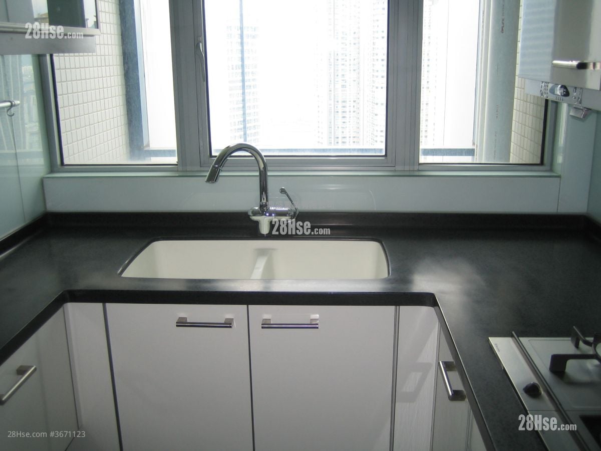 君临天下 售盘 3 房 , 2 浴室 1,084 平方尺