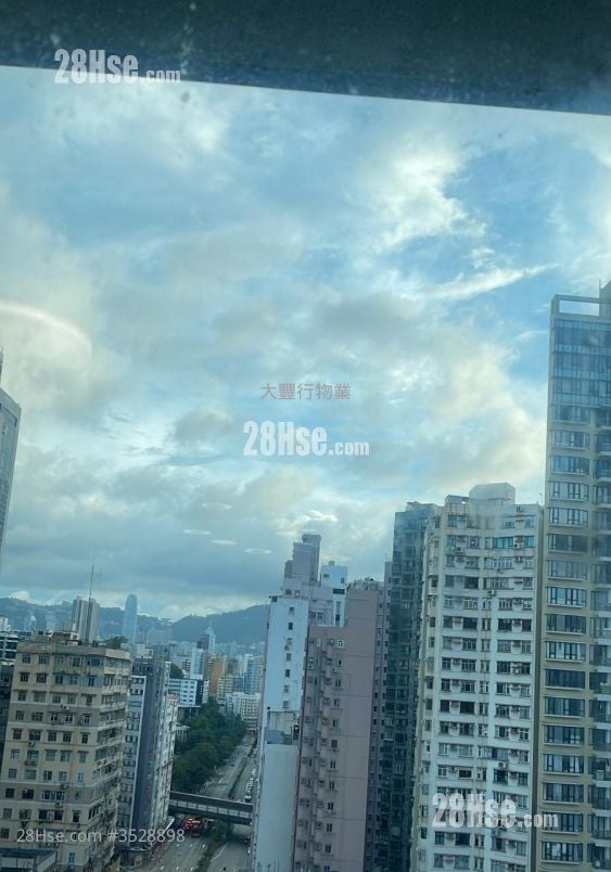 Yick Fat Mansion Sell 5+ Bedrooms 2,034 ft²