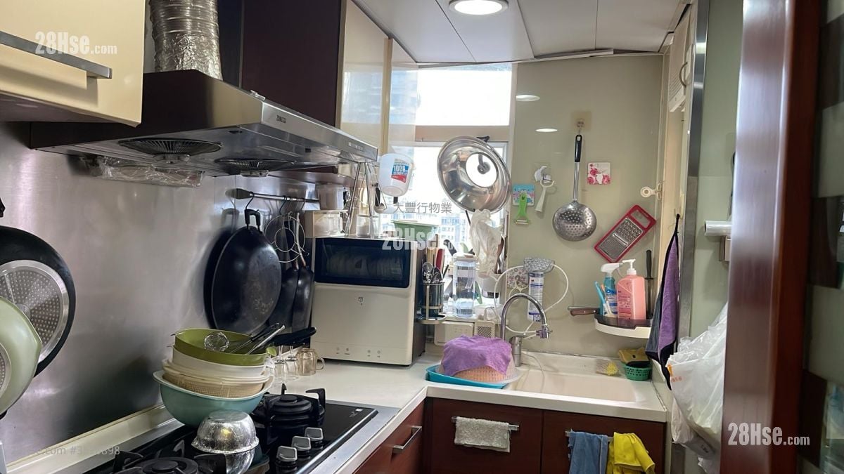 Yick Fat Mansion Sell 5+ Bedrooms 2,034 ft²