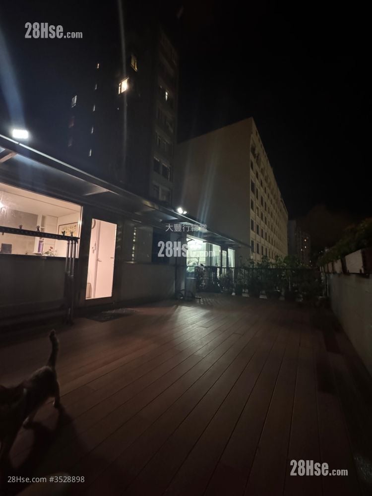 Yick Fat Mansion Sell 5+ Bedrooms 2,034 ft²