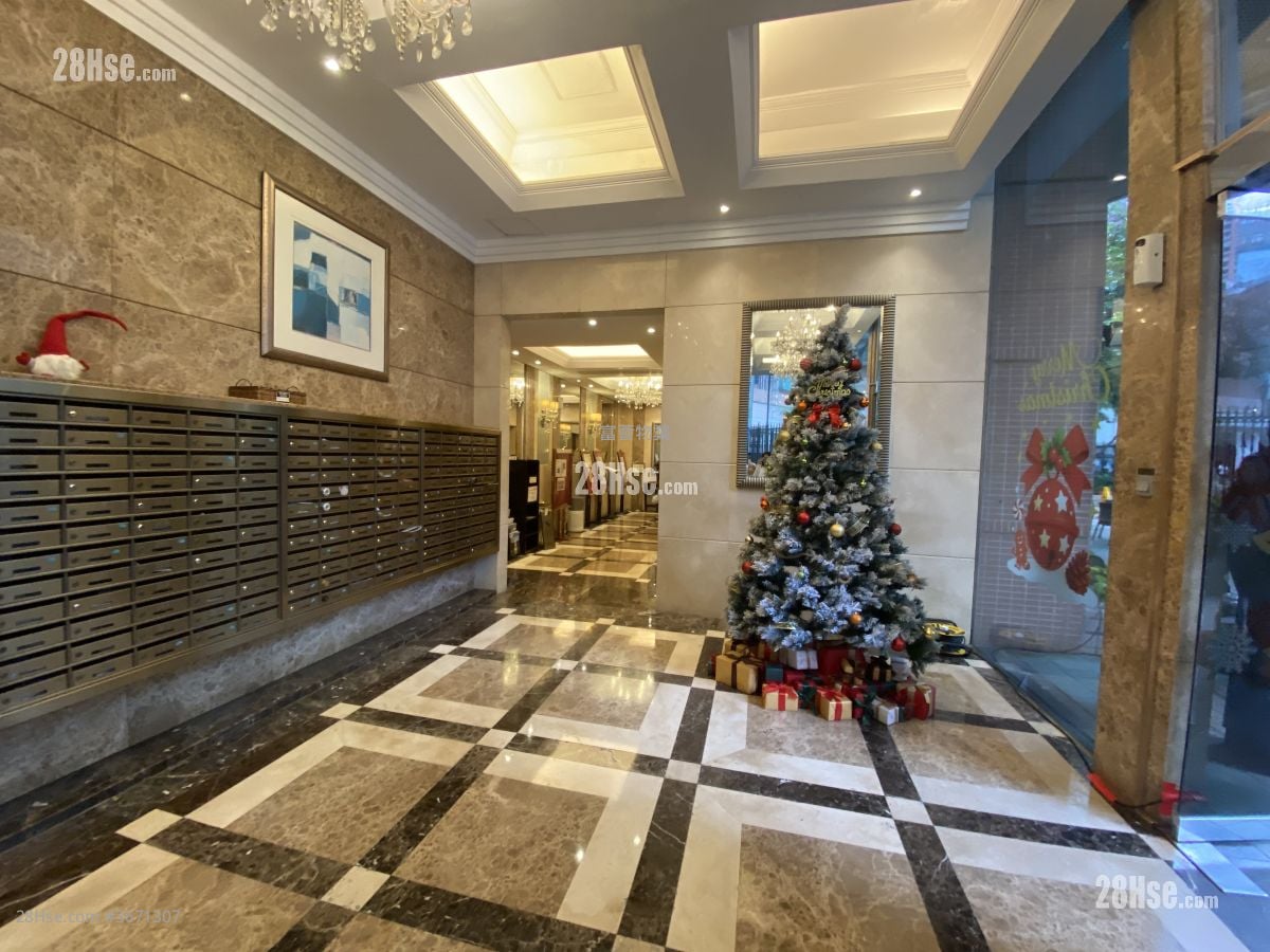 Lobby: Queen's Terrace Sell 2 Bedrooms , 1 Bathroom 478 ft²