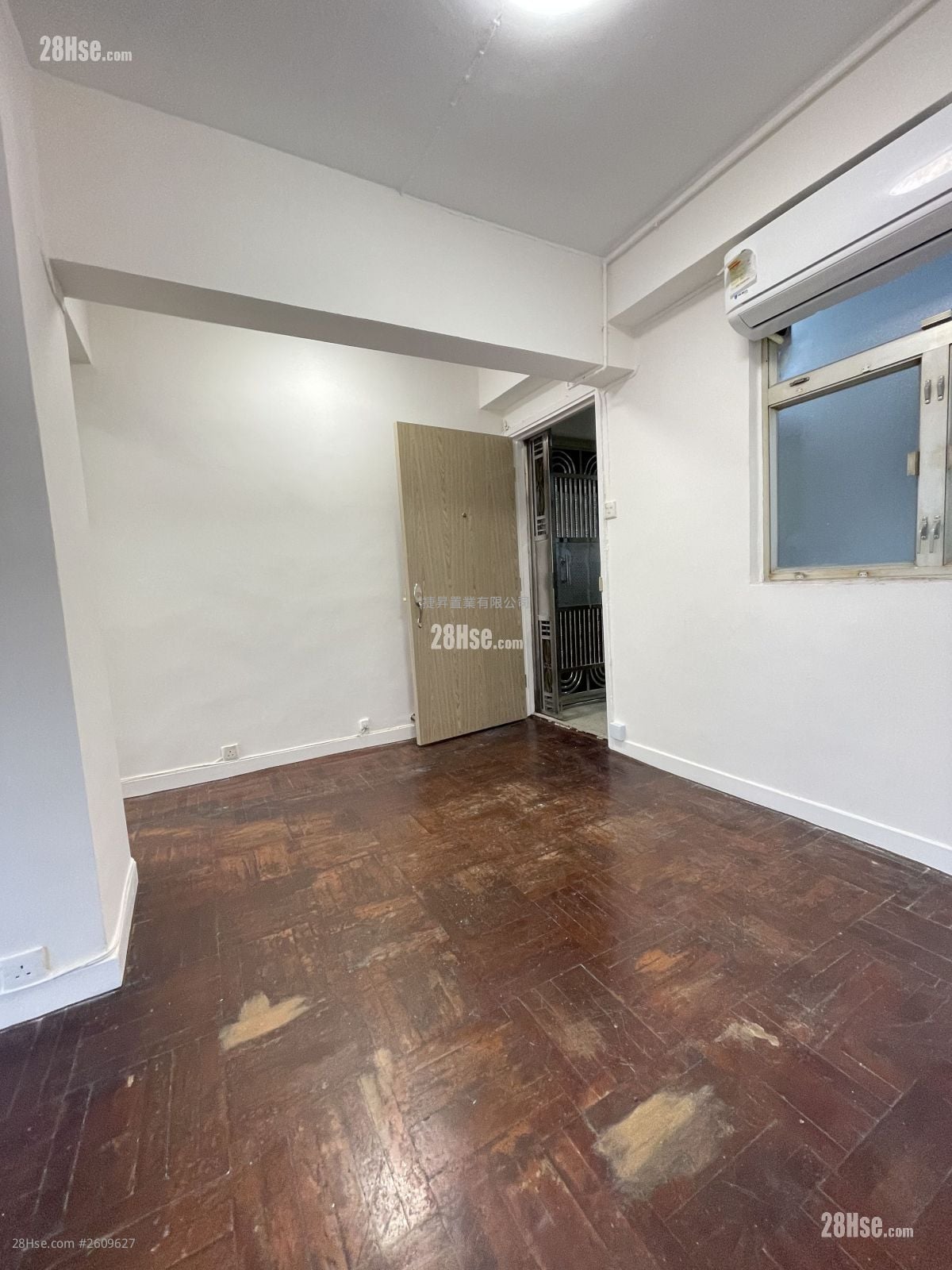 Loong King Mansion Sell 2 Bedrooms , 1 Bathroom 414 ft²