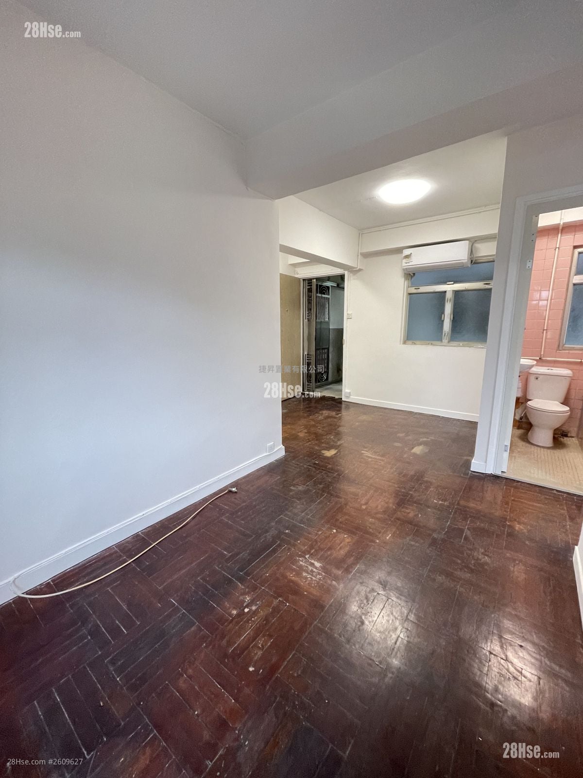 Loong King Mansion Sell 2 Bedrooms , 1 Bathroom 414 ft²