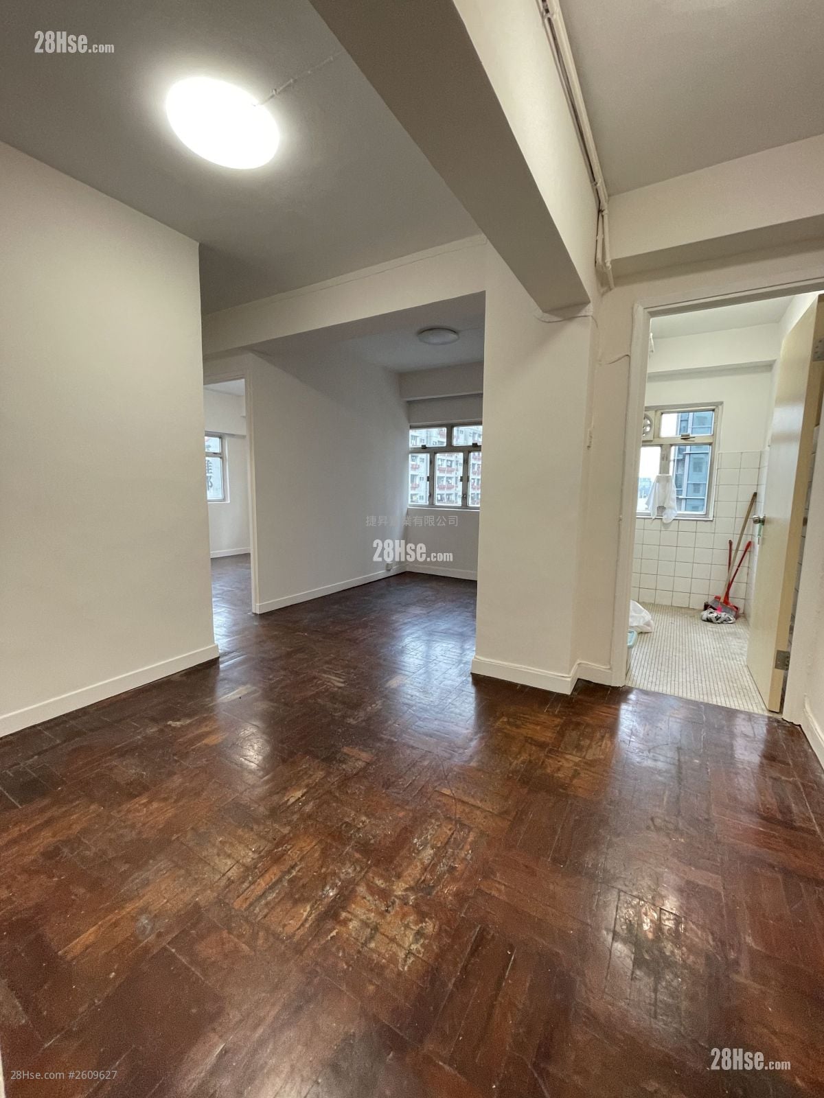 Loong King Mansion Sell 2 Bedrooms , 1 Bathroom 414 ft²