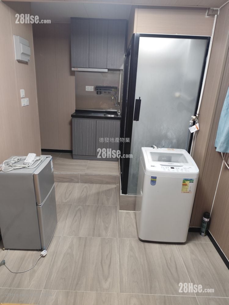 唐樓 租盤 開放式間隔 , 1 浴室 130 平方呎