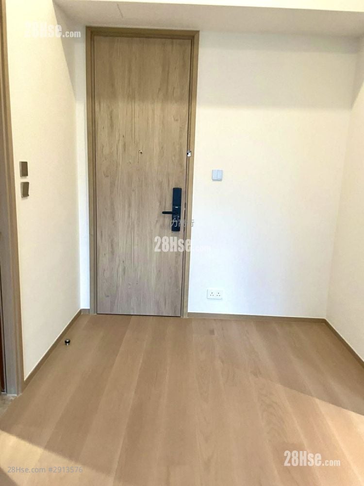 101 Kings Road Rental 2 Bedrooms , 1 Bathroom 434 ft²