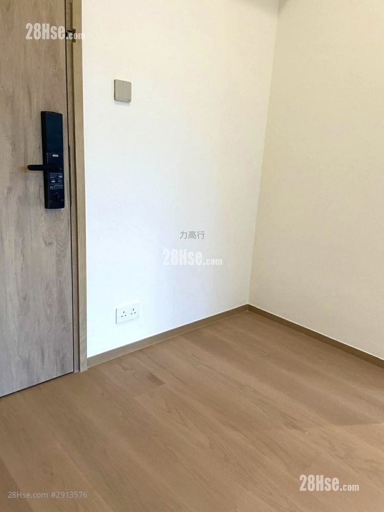 101 Kings Road Rental 2 Bedrooms , 1 Bathroom 434 ft²