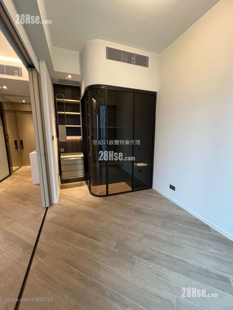 Henley Park Sell 1 Bedroom , 1 Bathroom 384 ft²