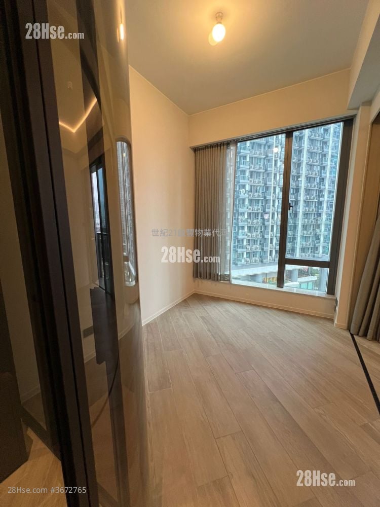 Henley Park Sell 1 Bedroom , 1 Bathroom 384 ft²