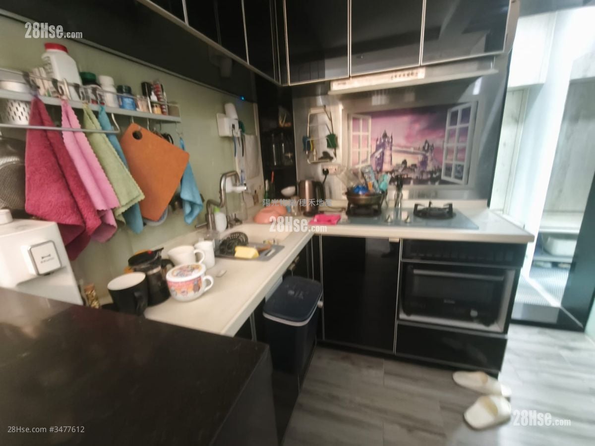 Hong Lam Court Sell 2 Bedrooms , 1 Bathroom 401 ft²