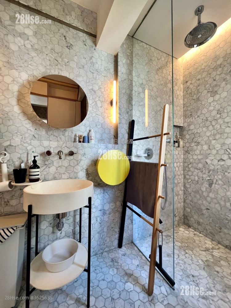 Cheong Shing Mansion Sell 1 Bedroom , 1 Bathroom 320 ft²