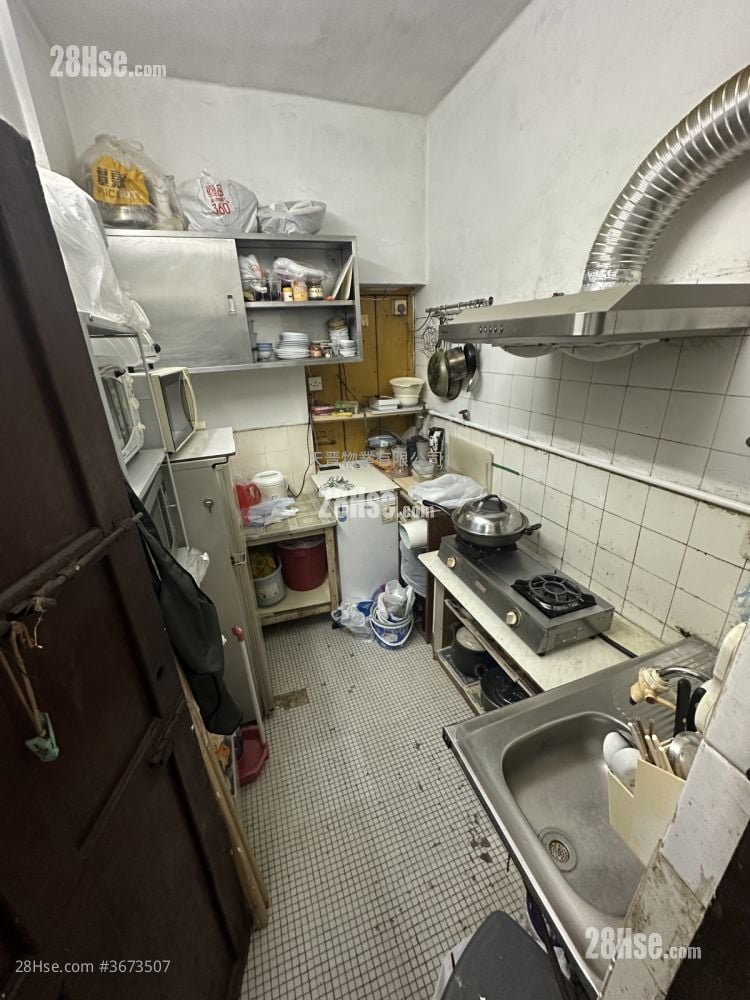 唐楼 售盘 2 房 , 1 浴室 464 平方尺