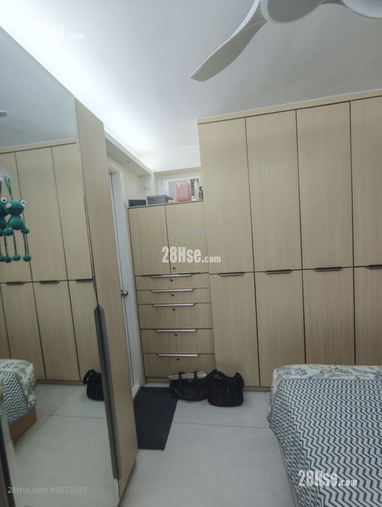 海信大厦 售盘 596 平方尺