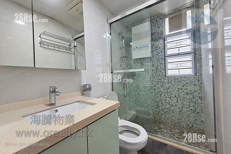 村屋 售盘 3 房 , 2 浴室 700 平方尺