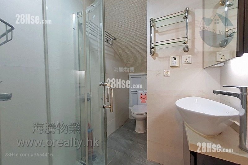 村屋 售盘 3 房 , 2 浴室 700 平方尺