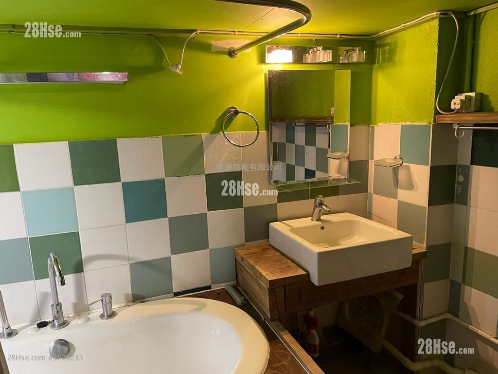 村屋 租盤 4 房 , 2 浴室