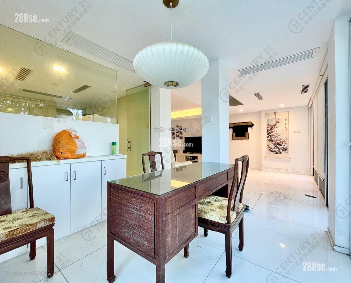 Pik Sha Garden Sell 3 Bedrooms 1,438 ft²