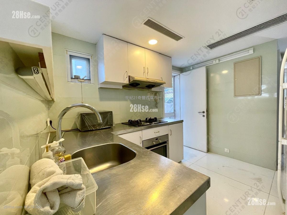 Pik Sha Garden Sell 3 Bedrooms 1,438 ft²