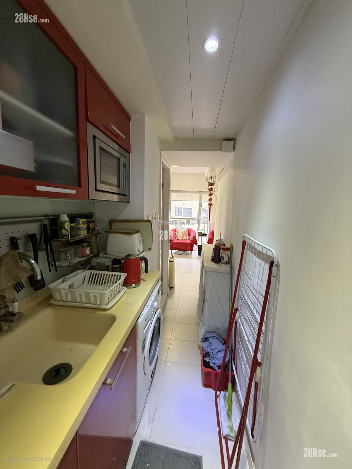 Richland Court Sell 1 Bedroom , 1 Bathroom 262 ft²