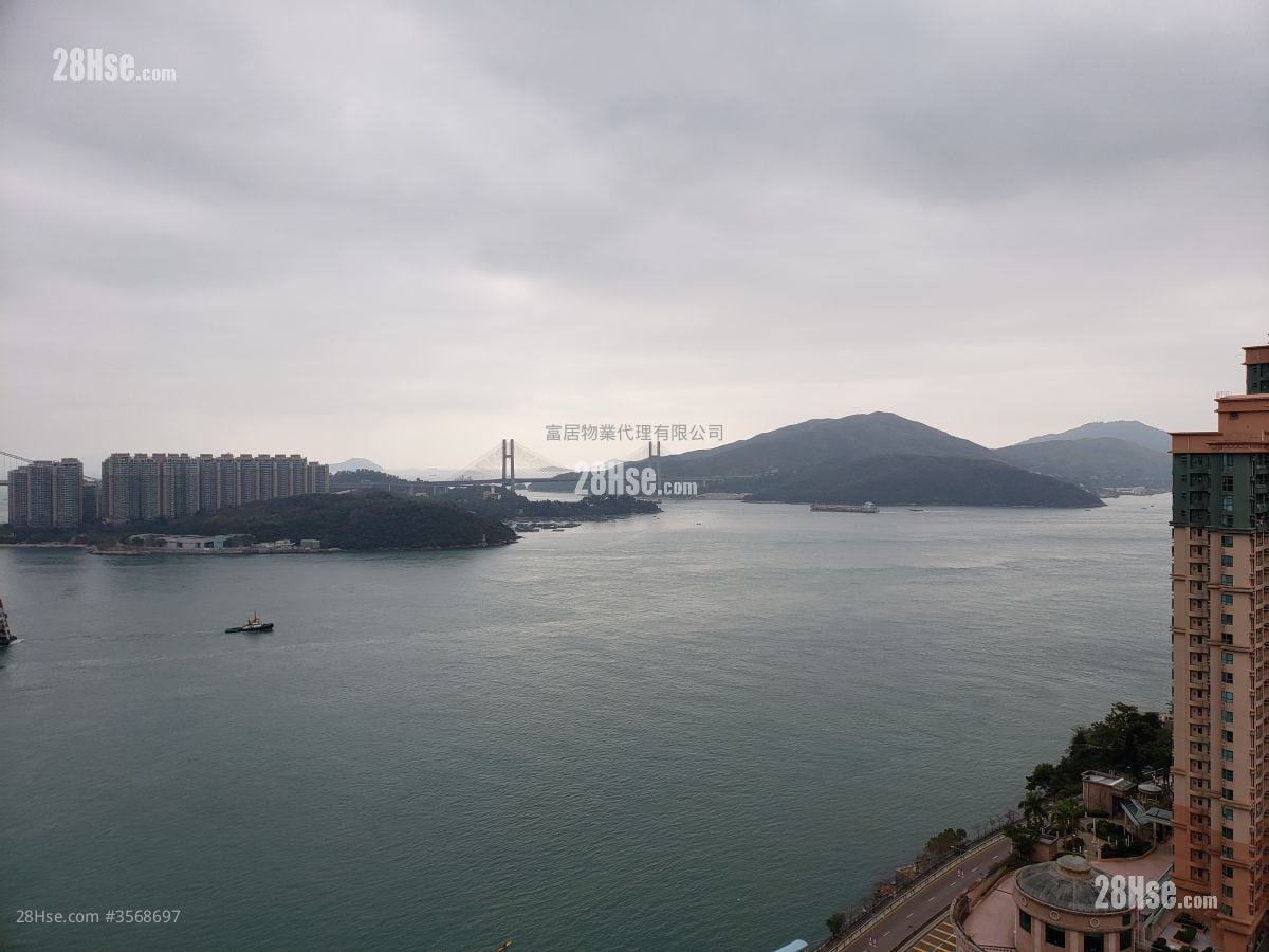 Sea Crest Villa Sell 4 Bedrooms , 2 Bathrooms 802 ft²