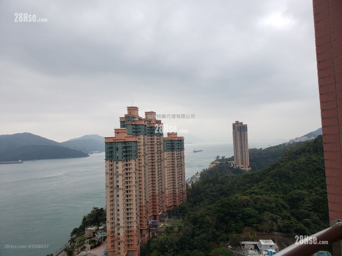 Sea Crest Villa Sell 4 Bedrooms , 2 Bathrooms 802 ft²