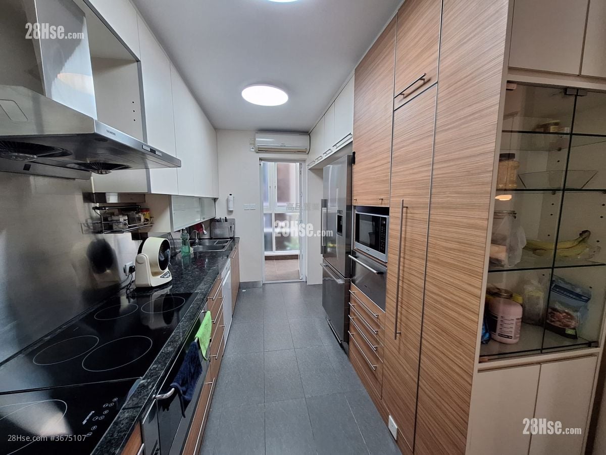 Ho Chung Sell 4 Bedrooms , 3 Bathrooms 2,100 ft²