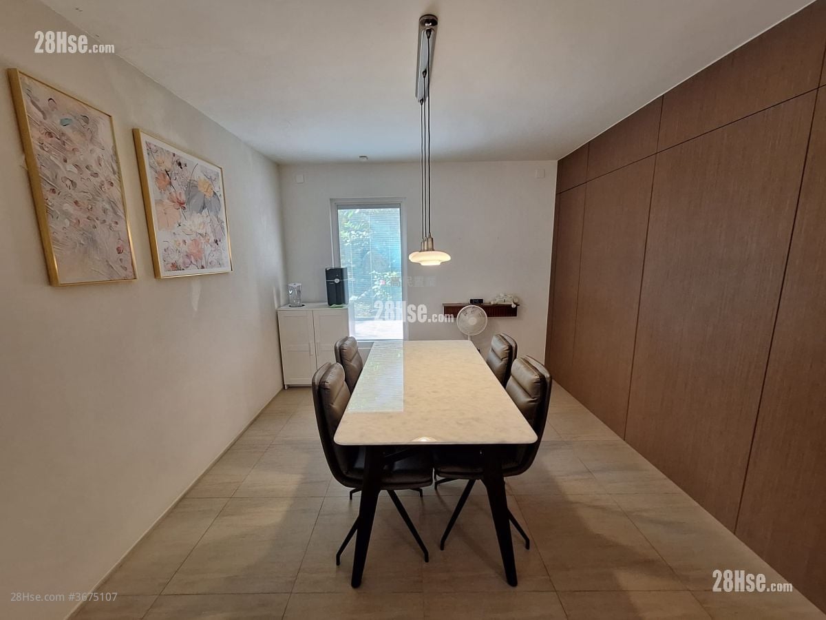 Ho Chung Sell 4 Bedrooms , 3 Bathrooms 2,100 ft²