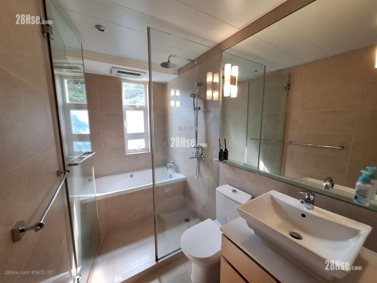 Ho Chung Sell 4 Bedrooms , 3 Bathrooms 2,100 ft²