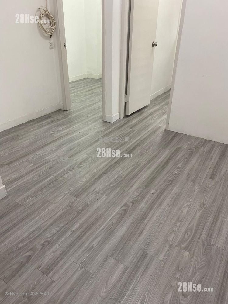 豪华阁 租盘 2 房 , 1 浴室 282 平方尺