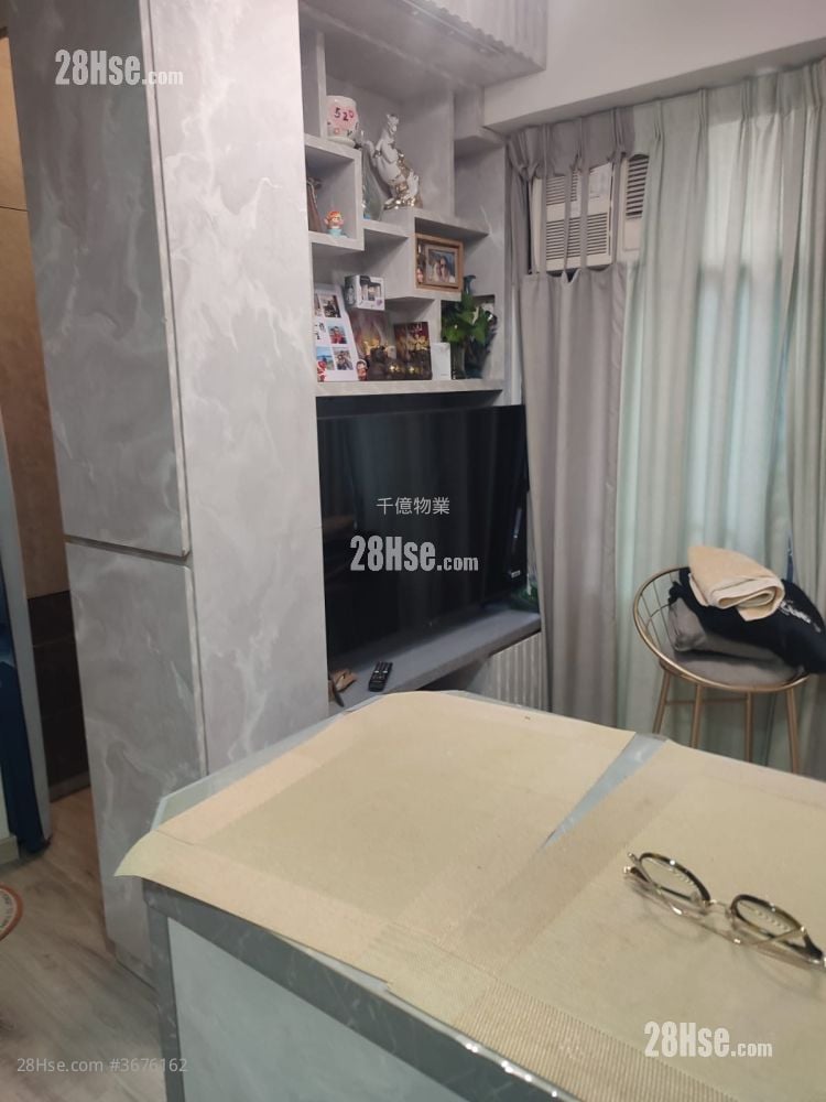 Chi Wing Court Sell 184 ft²