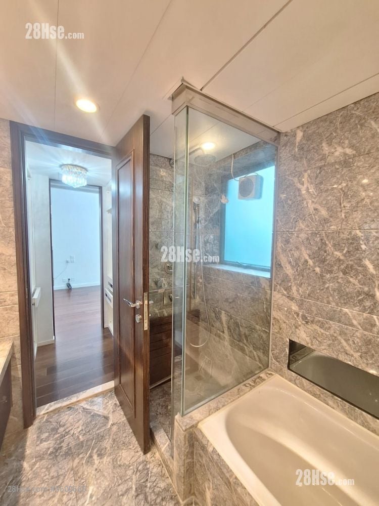 尚御 售盘 4 房 , 3 浴室 1,355 平方尺