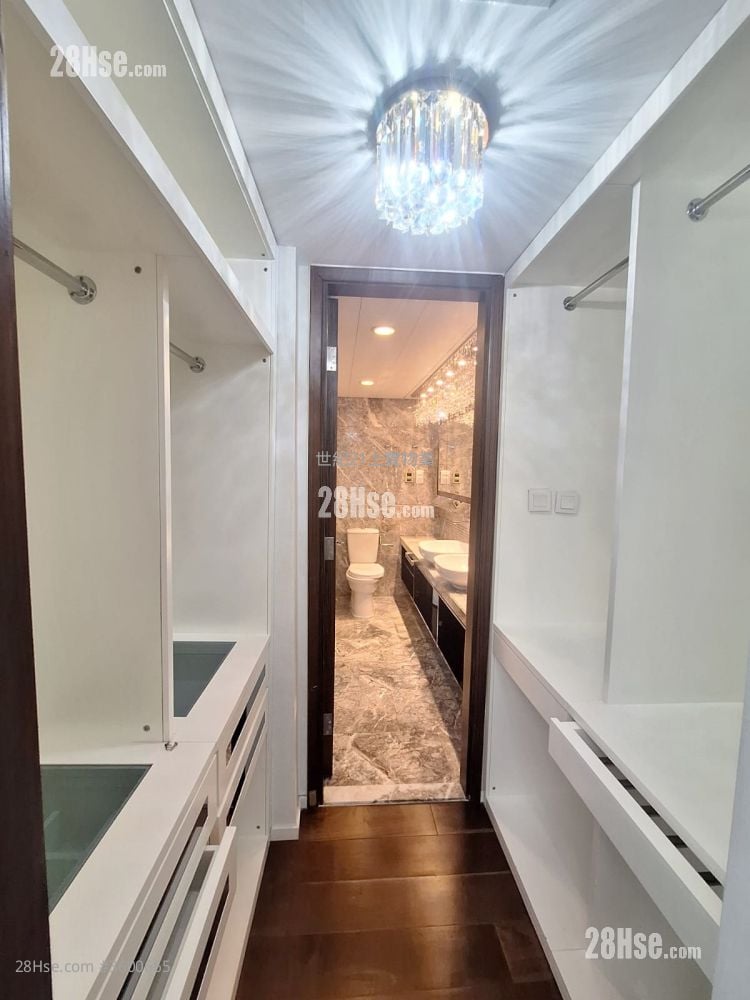 尚御 售盘 4 房 , 3 浴室 1,355 平方尺