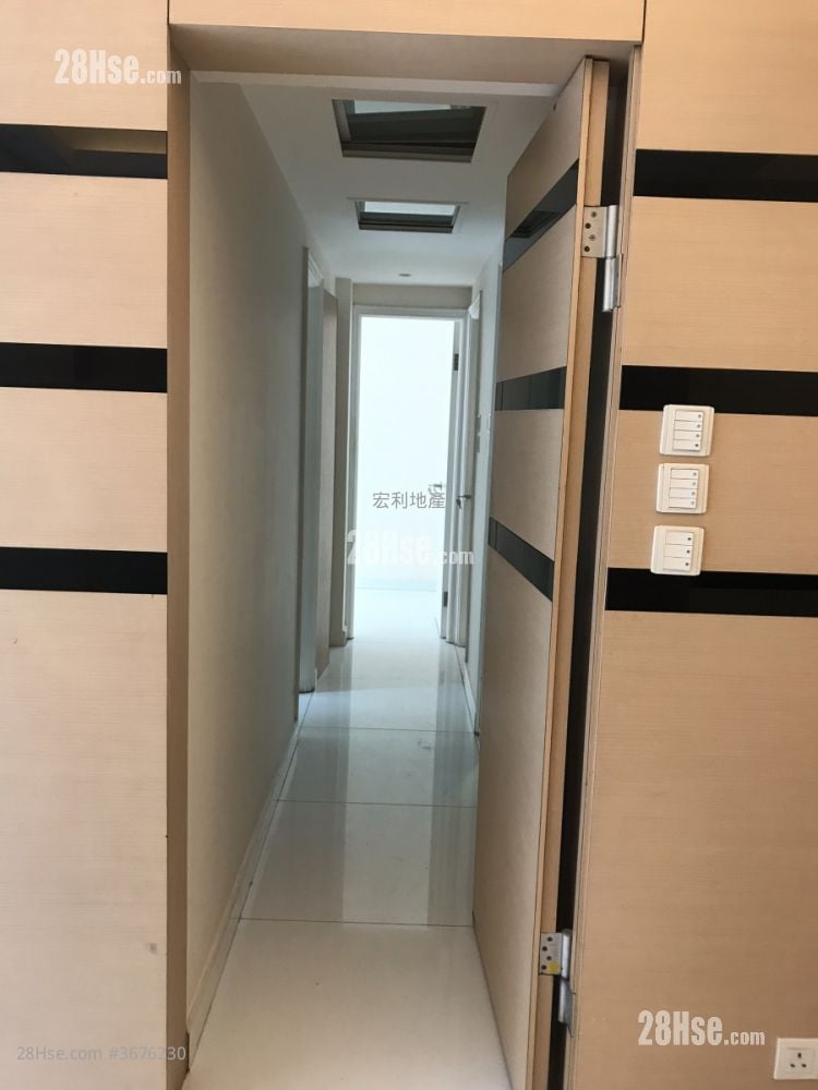 皆兴大厦 售盘 950 平方尺