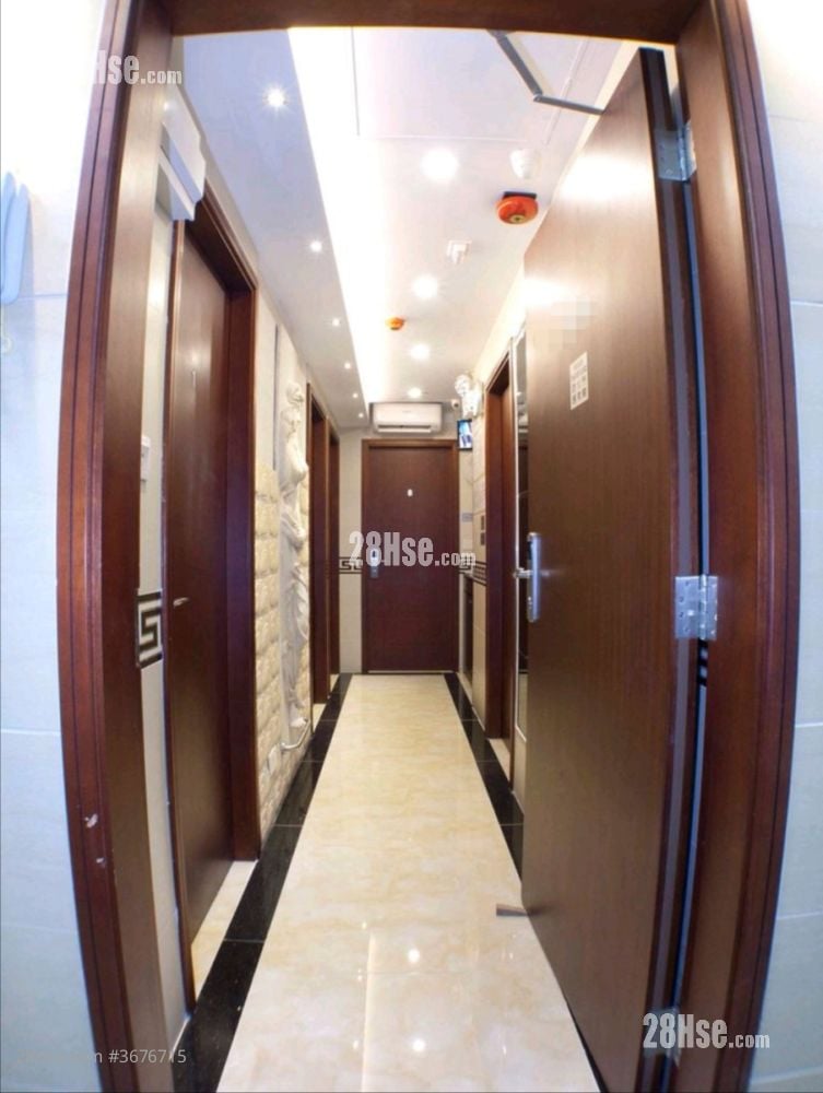 Sun Hing Building Sell 5+ Bedrooms , 5+ Bathrooms 556 ft²