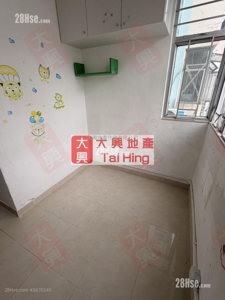 Winfield Building Sell 2 Bedrooms , 1 Bathroom 246 ft²