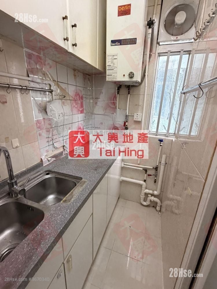 Winfield Building Sell 2 Bedrooms , 1 Bathroom 246 ft²