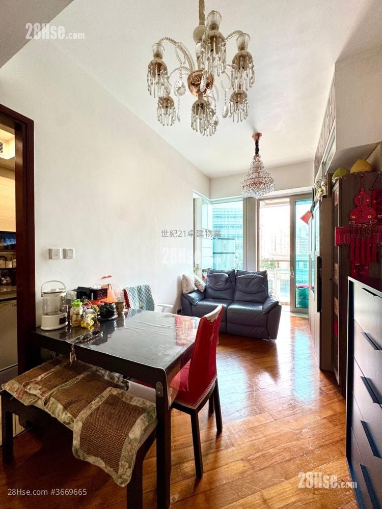 The Coronation Sell 2 Bedrooms , 1 Bathroom 513 ft²