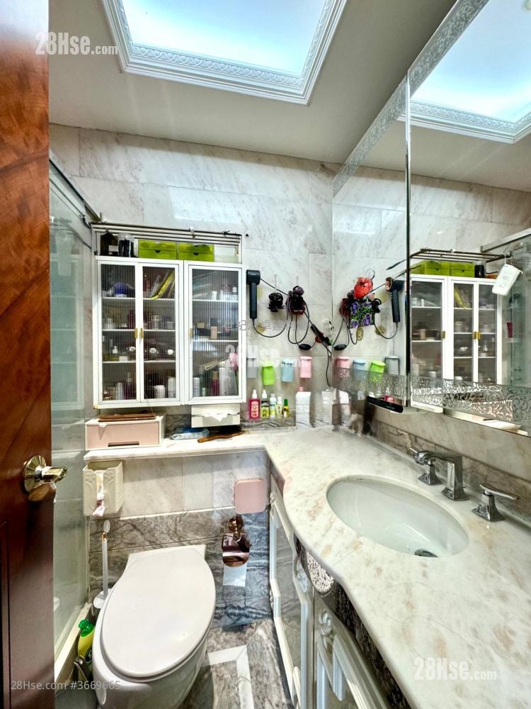 The Coronation Sell 2 Bedrooms , 1 Bathroom 513 ft²