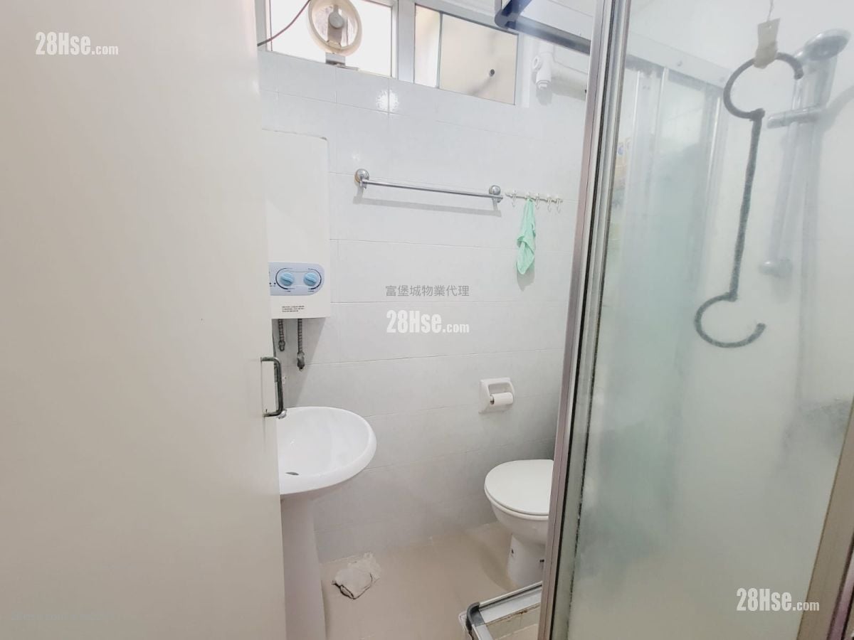 Kwong Lam Court Sell 2 Bedrooms , 1 Bathroom 376 ft²