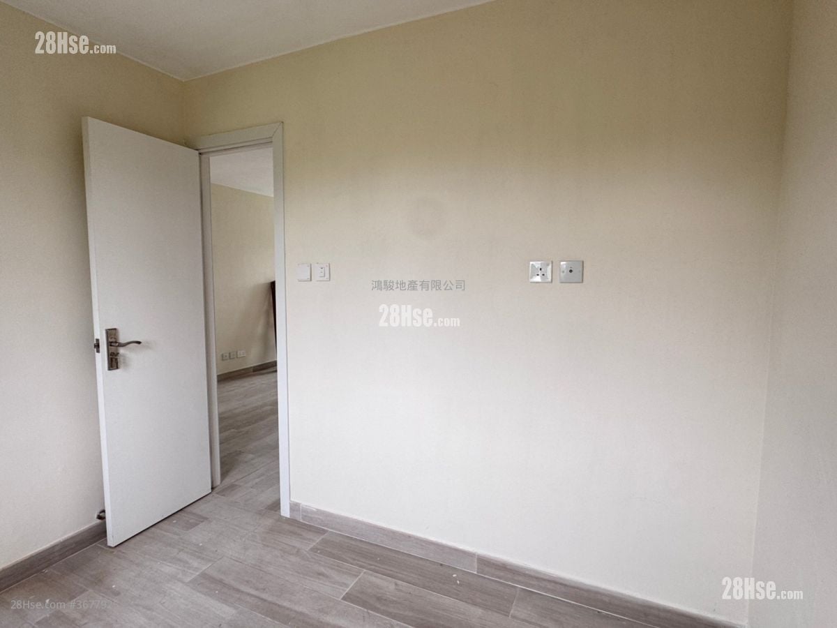 村屋 售盘 3 房 , 2 浴室