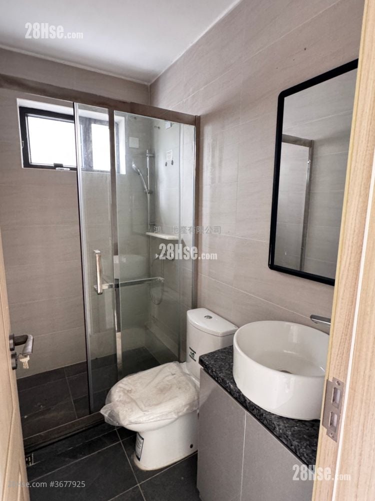 村屋 售盘 3 房 , 2 浴室