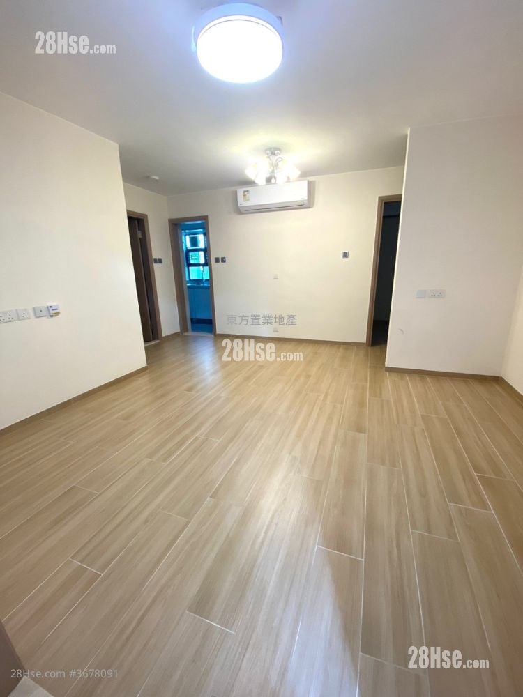 村屋 租盘 3 房 , 2 浴室 700 平方尺