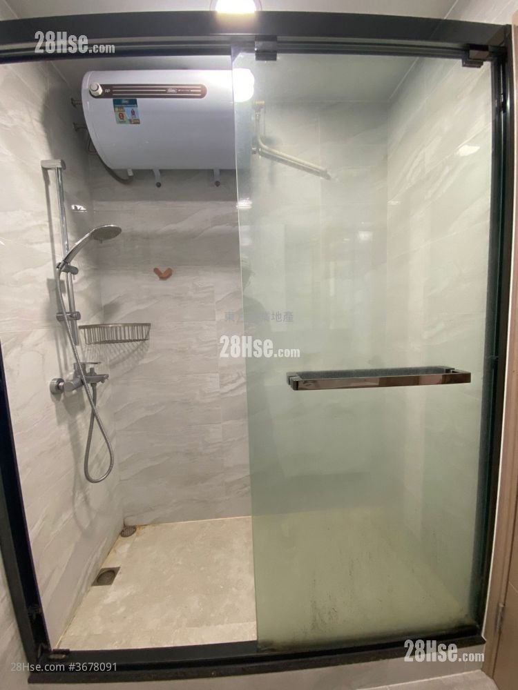 村屋 租盘 3 房 , 2 浴室 700 平方尺