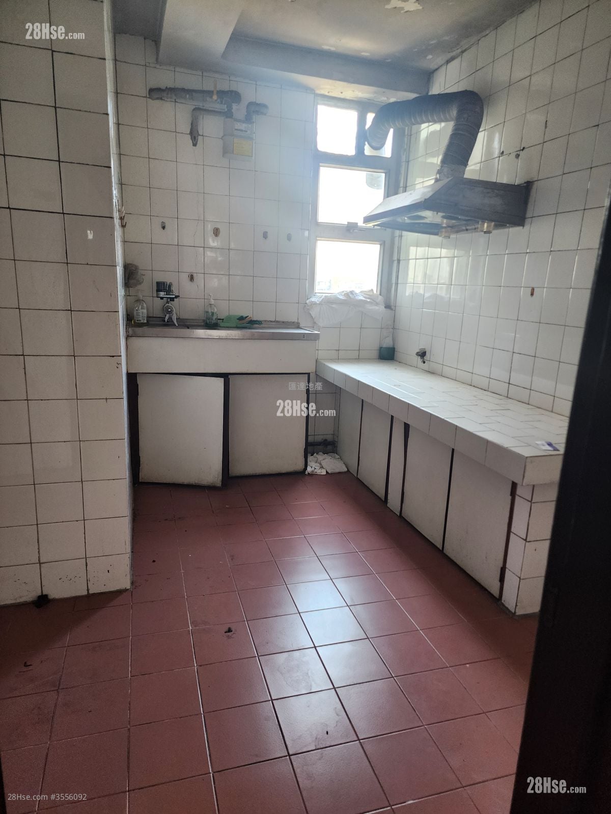 美孚新邨 售盘 906 平方尺